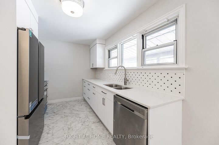 Property Photo: 18 Ridgewood Avenue ON N2H 4L2