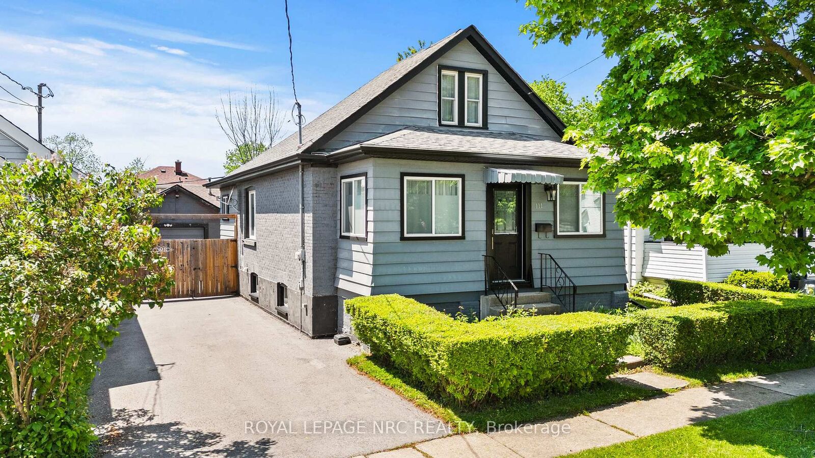 Property Photo: 111 Morton Street ON L2V 1C6
