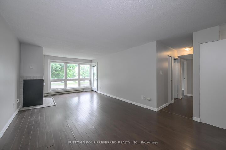 Property Photo:  15 Jacksway Crescent 202  ON N5X 3T8 
