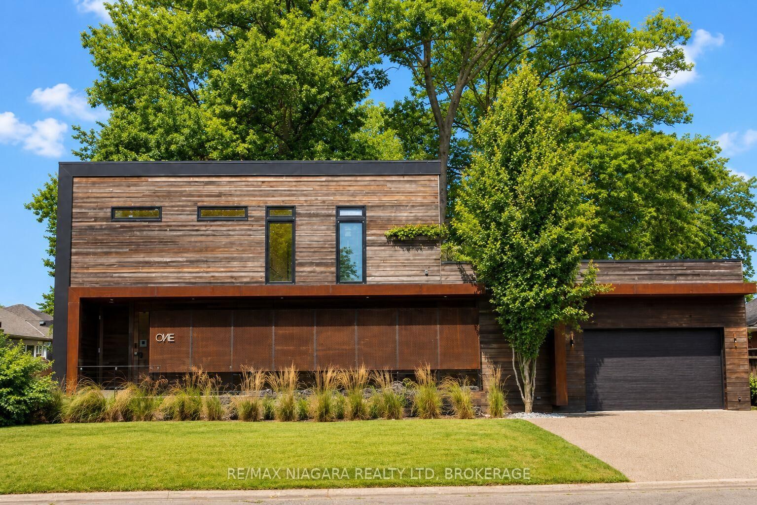 Property Photo: 1 Timber Lane ON L2N 7R7
