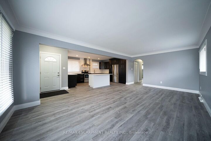 Property Photo: 76 Glenview Avenue Upper ON N1R 2W2