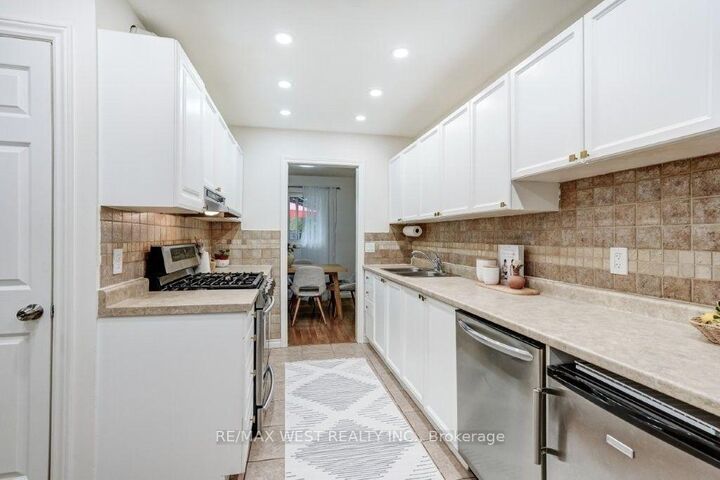 Property Photo:  6240 Montevideo Road 41  ON L5N 2N7 