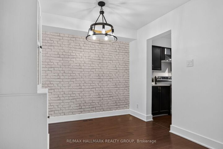 Property Photo:  23 Whitegate Crescent  ON K2J 4B6 