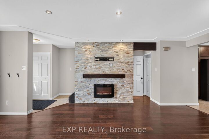 Property Photo:  700 Exeter Road 72  ON N6E 1L2 