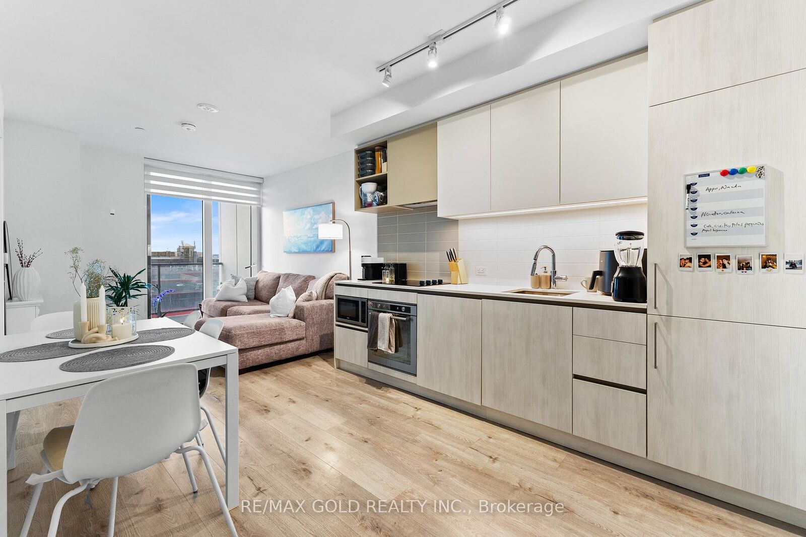 Property Photo: 1000 Portage Parkway 502 ON L4K 0L1
