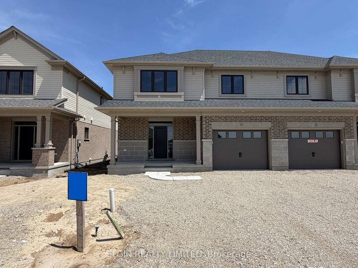 30 Hemlock Crescent — photo 1