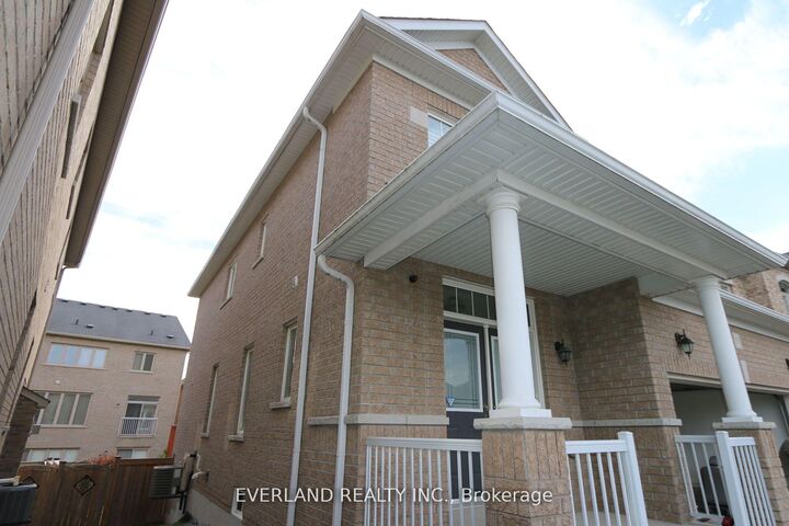 Property Photo: 51 Lucida Court ON L4A 1S1