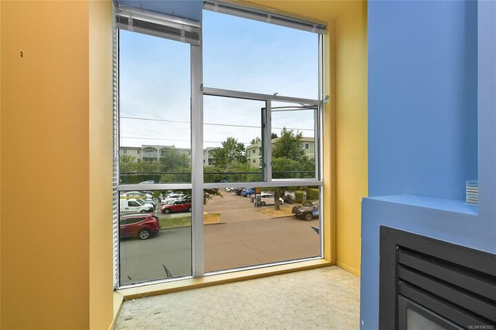Property Photo: 1061 Fort St #201 BC V8V 5A1