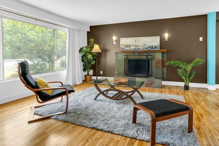 1746 &Amp 1756 Meredith Rd — photo 1