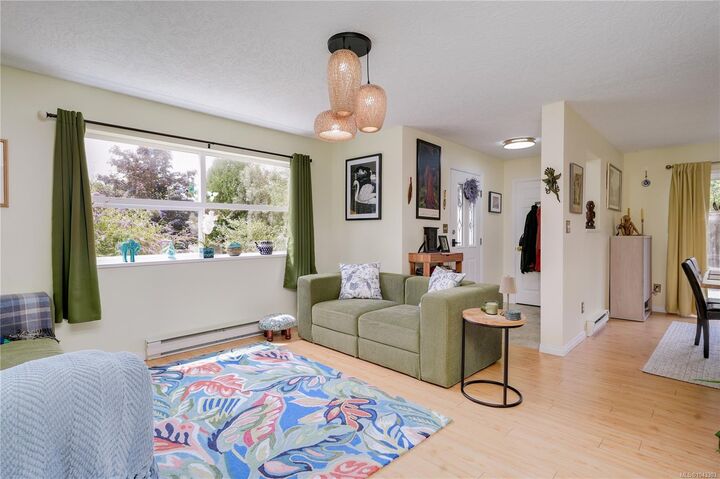 Property Photo:  2165 Maple Ave  BC V9Z 0M8 