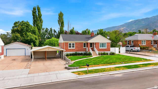 Property Photo: 445 E 200 N UT 84037