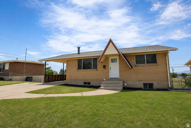 Property Photo: 5007 S 2675 W UT 84067