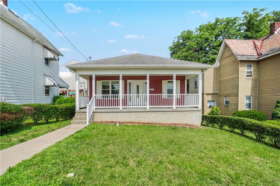 Property Photo: 618 Locust St PA 15108