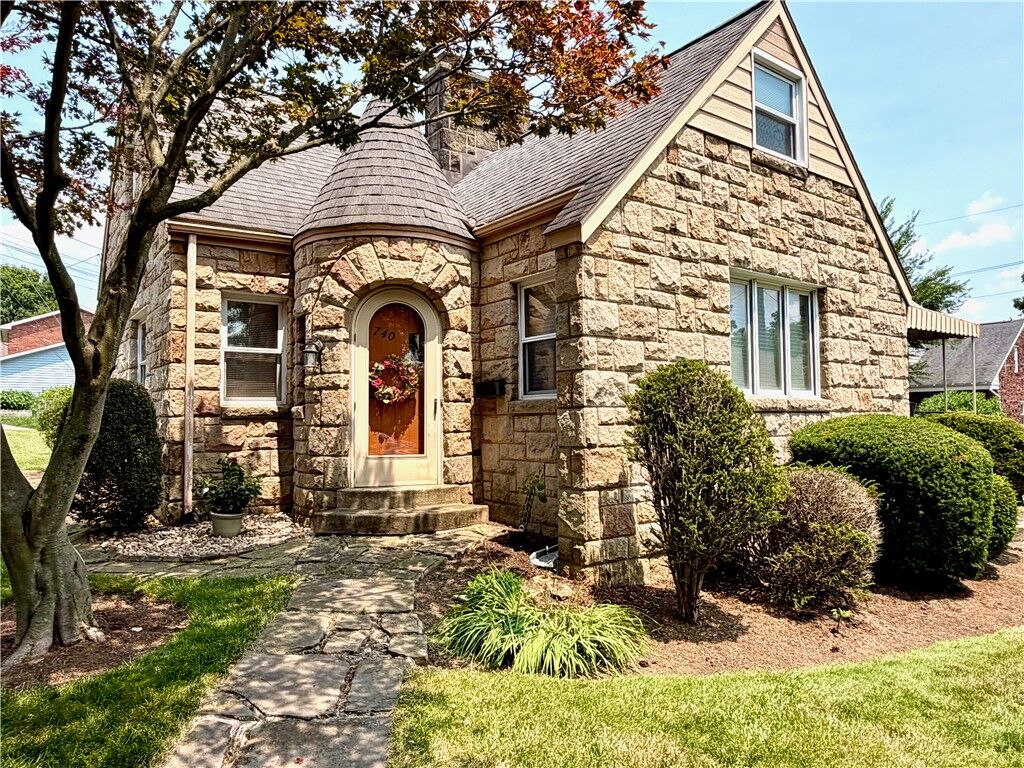 Property Photo:  740 James St  PA 15650 