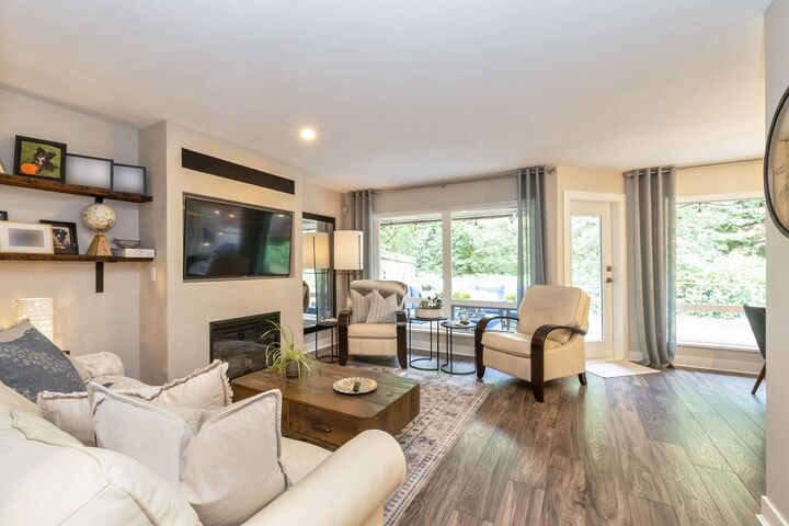 Property Photo: 11737 236 Street 33 BC V4R 2E5