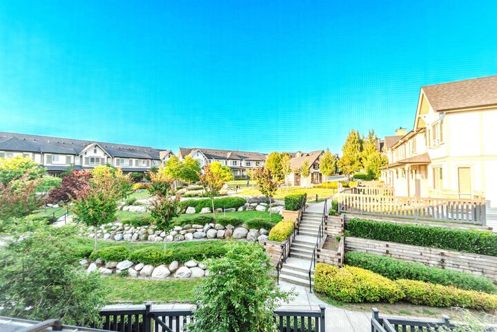 Property Photo: 30930 Westridge Place 111 BC V2T 0H6