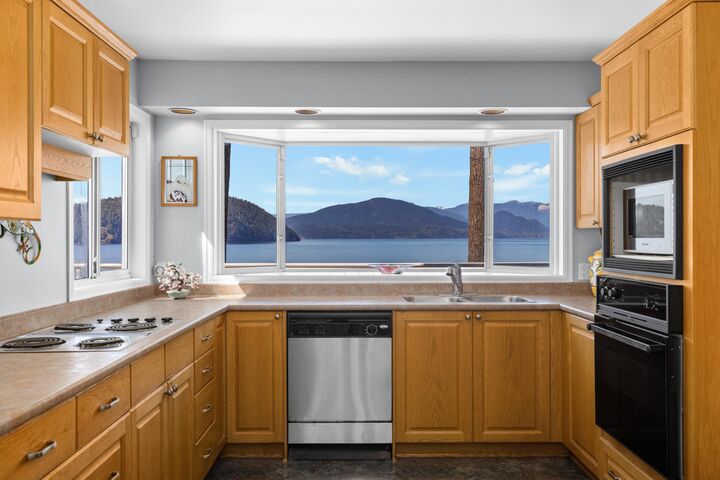 Property Photo: 4 Strachan Point Road BC V7W 1C6