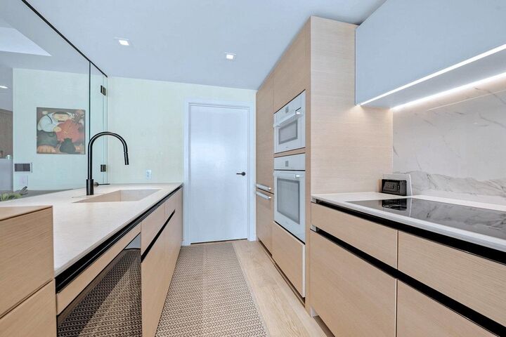 Property Photo: 620 Cardero Street 1503 BC V6G 0C7