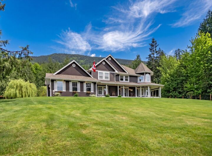 Property Photo: 41932 Maple Lane BC V2R 5G9