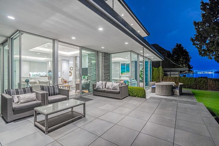 Property Photo: 2878 Bellevue Avenue BC V7V 1E8