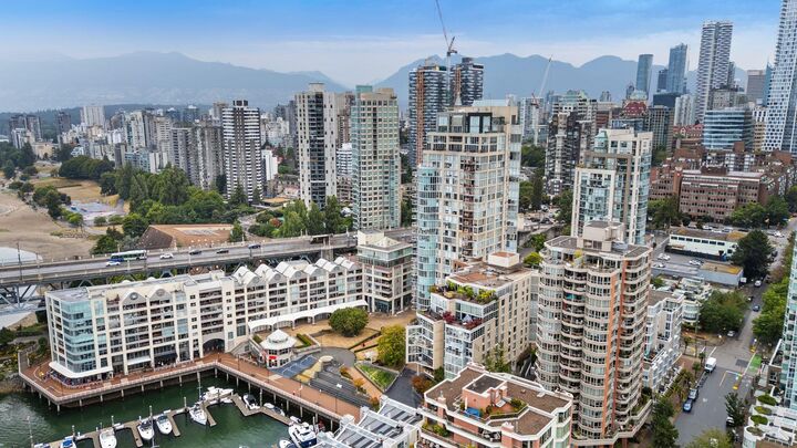 Property Photo:  1000 Beach Avenue 2302  BC V6E 4M2 
