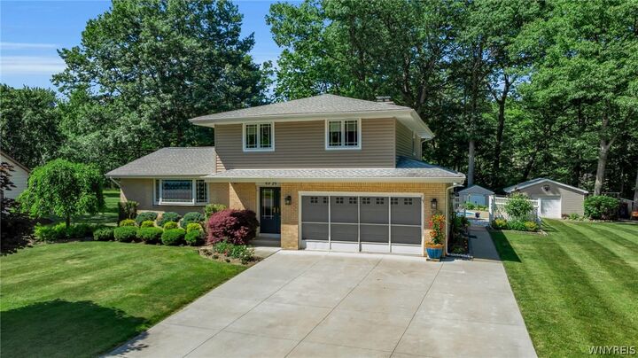 Property Photo: 29 Brookview NY 14127