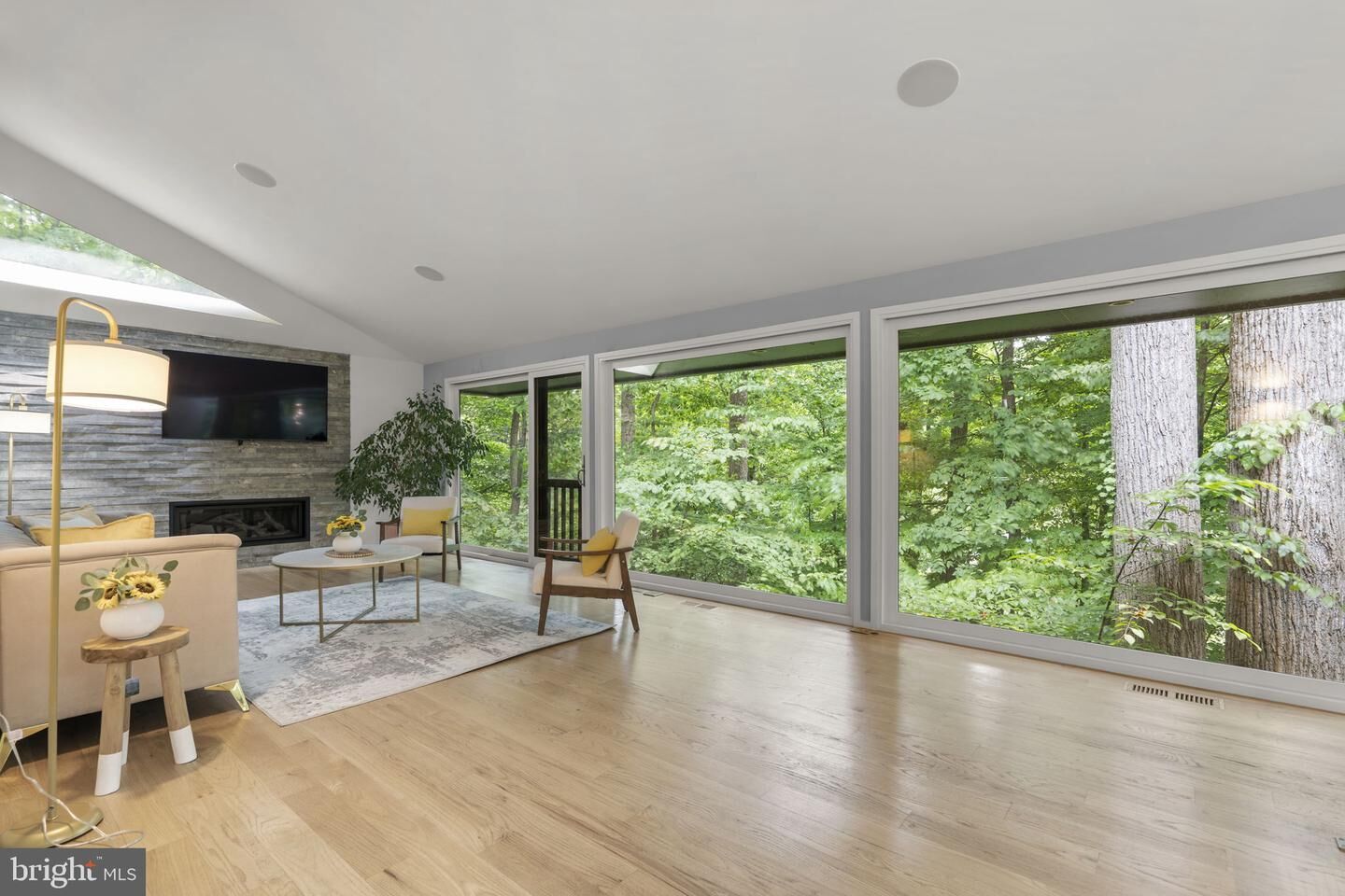 Property Photo: 5517 Mohican Road MD 20816