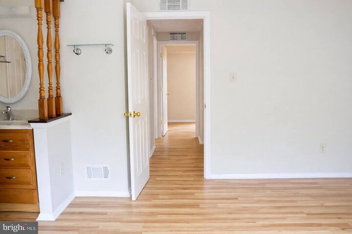 Property Photo: 2100 Glenn Spring Court VA 22043