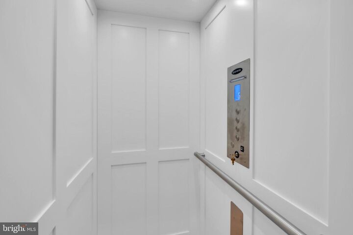 Property Photo: 7555 Sawyer Farm Way 1102 VA 22102