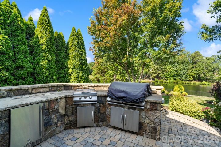 Property Photo: 914 Oleander Lane NC 28173