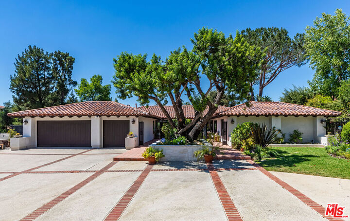 Property Photo: 31515 Germaine Ln CA 91361