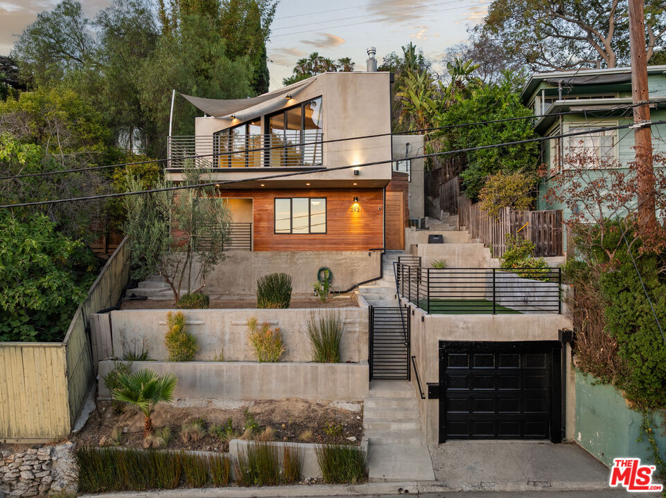 Property Photo: 3921 Clayton Ave CA 90027