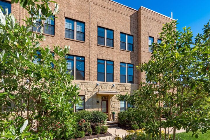 Property Photo: 974 Pullman Place OH 43212