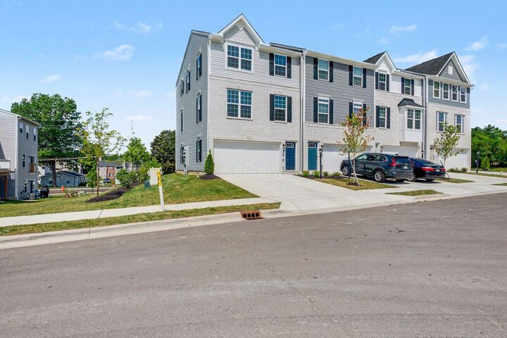 Property Photo: 1287 Walsh Drive OH 43068