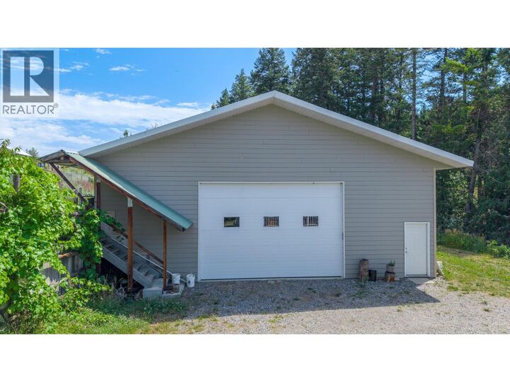 Property Photo: 830 16th Avenue South BC V0B 1G3