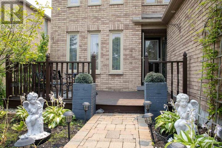 Property Photo:  497 Grove Street East  ON L4M 5Z4 