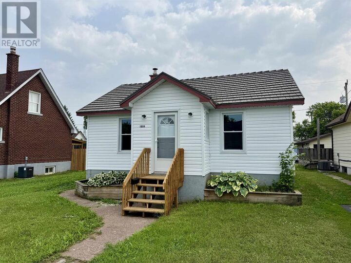 Property Photo: 1004 Gore Street W ON P7E 3T1