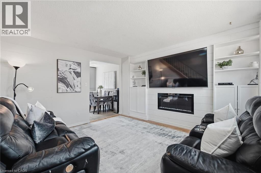 Property Photo:  164 Jansen Avenue 11  ON N2A 2L7 
