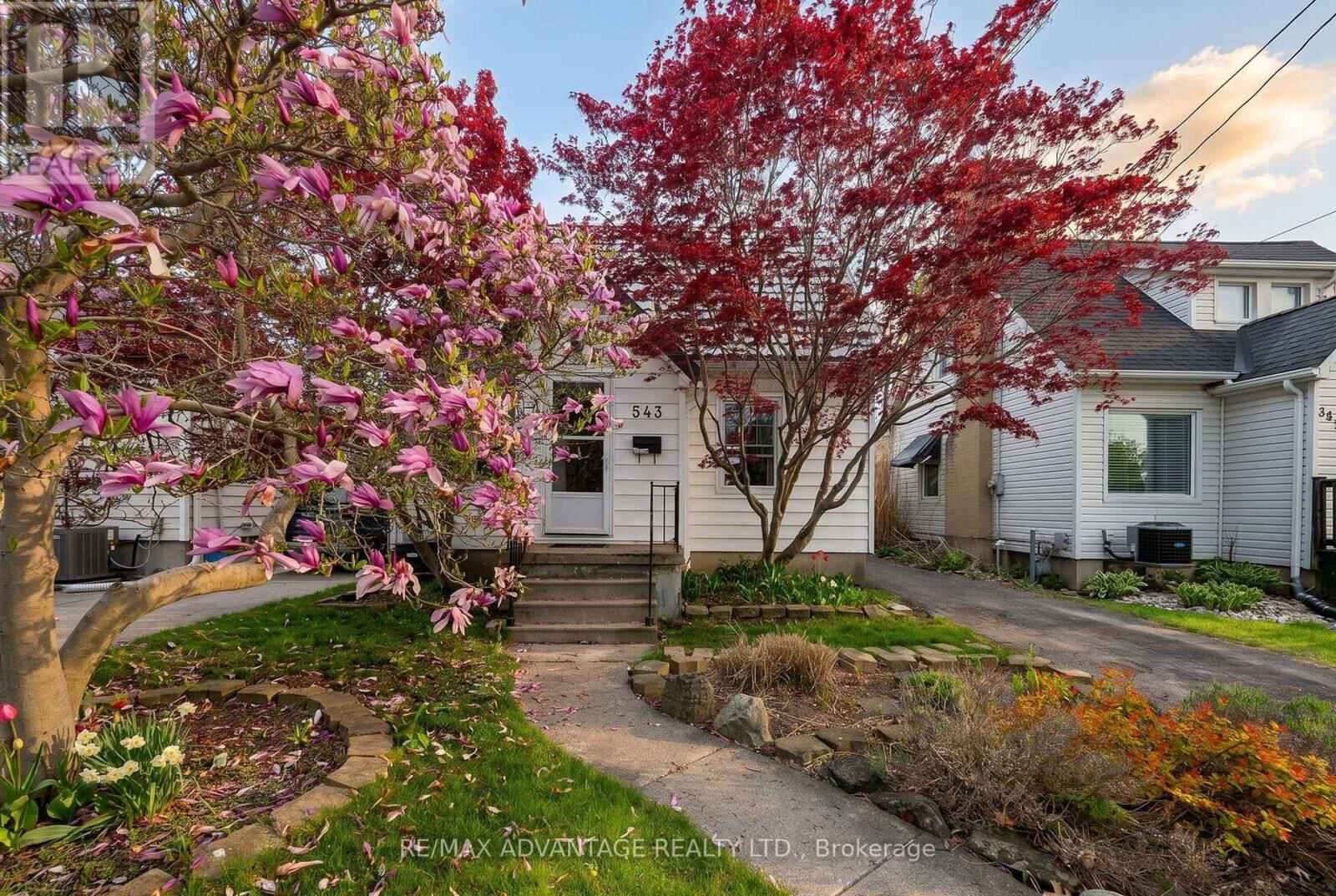 Property Photo:  543 Chester Street South  ON N6C 2K1 
