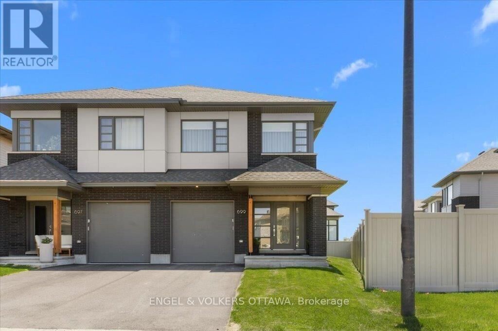 Property Photo: 699 Honeydew Street ON K1X 0K5