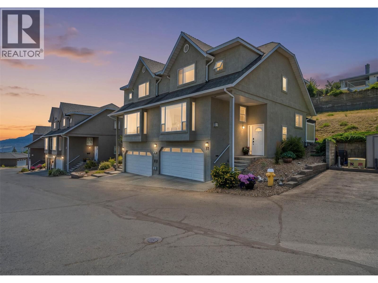 Property Photo: 255 Pemberton Terrace 37 BC V2C 6R2