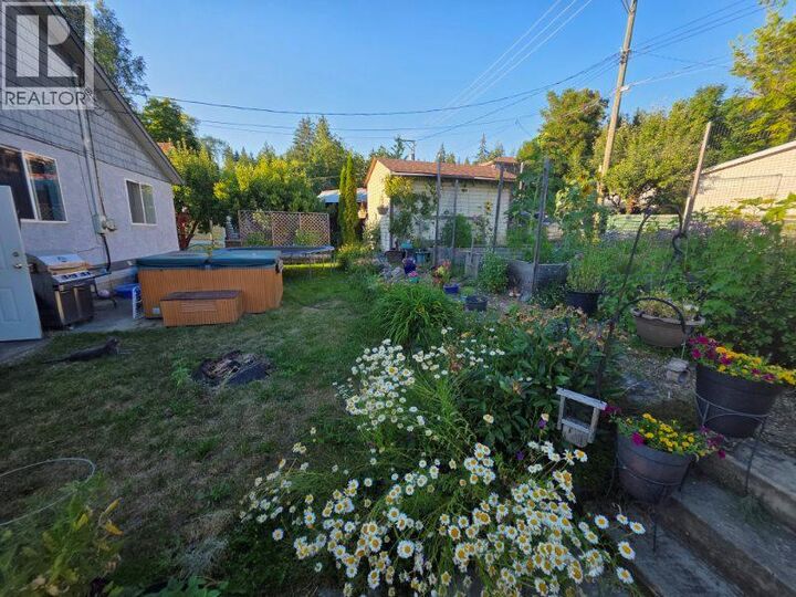 Property Photo:  303 1st Avenue Northwest  BC V0G 1R0 