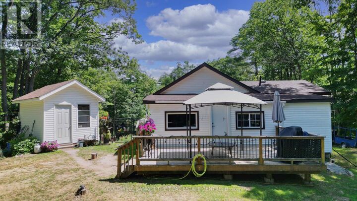 Property Photo: 5594 Upper Big Chute Road ON L0K 1E0