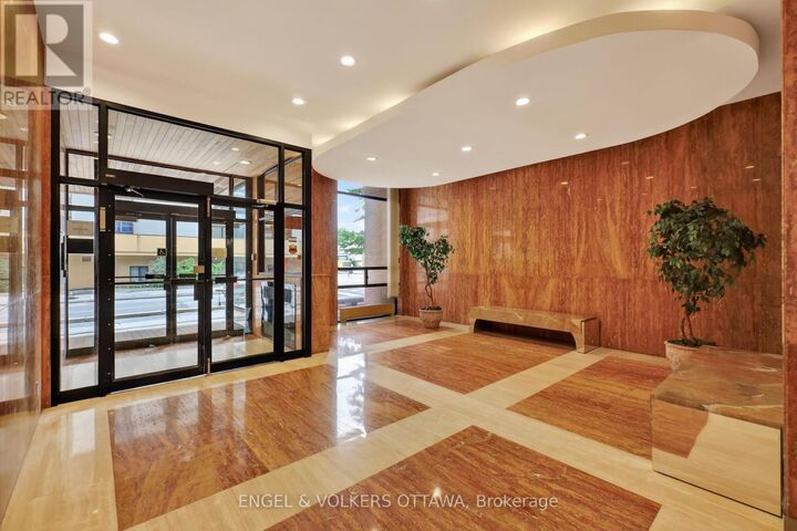 Property Photo: 475 Laurier Avenue West 1007 ON K1R 7X1