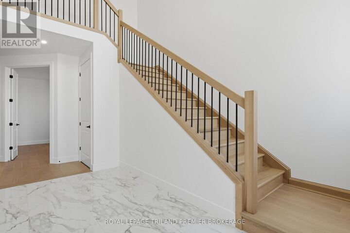 Property Photo: 270 Hesselman Crescent ON N6M 0J7