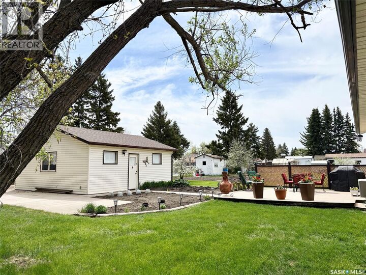 Property Photo: 71 Dalebrooke Drive SK S3N 2N6