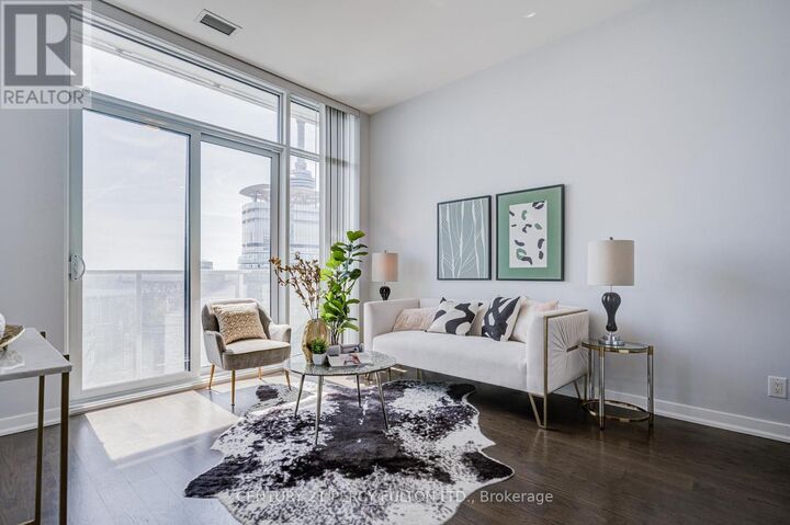 Property Photo: 100 Harbour Street 6901 ON M5J 0B5