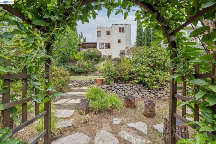 Property Photo: 5765 Colton Blvd CA 94611