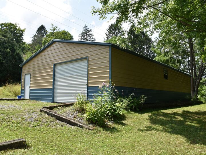 Property Photo: 65-050680 Beatty Avenue PA 16335