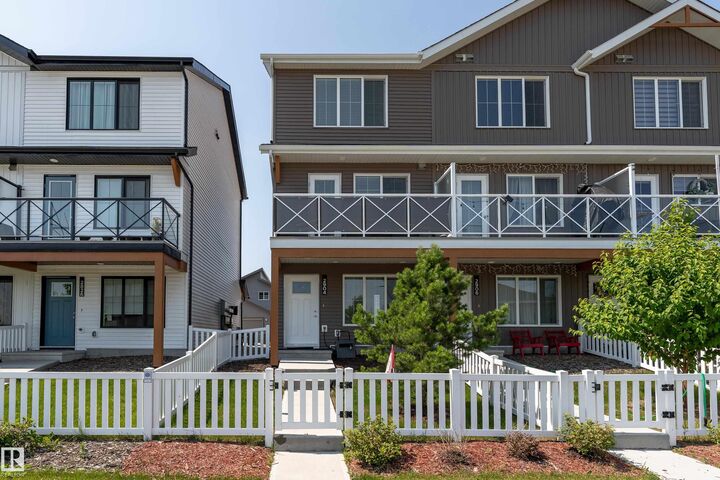 Property Photo:  2904 192 Street NW  AB T5M 3B5 